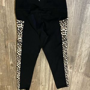 FELINE LEGGINGS